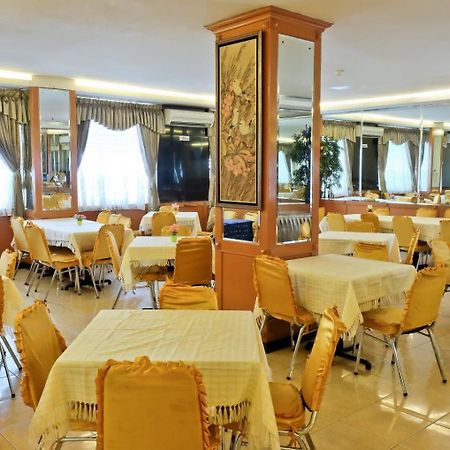 Plaza Hotel Harco Mangga Dua Cakarta Dış mekan fotoğraf